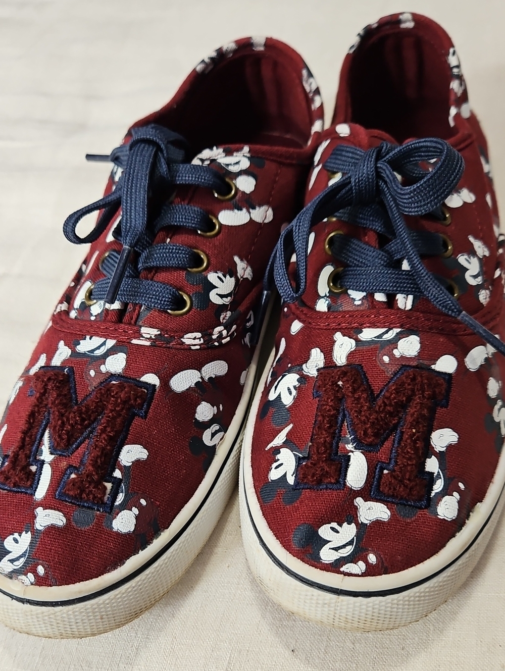 Vintage Disney Women's Burgundy Floral Sneakers Navy Laces  Chenille 'M' Size 8